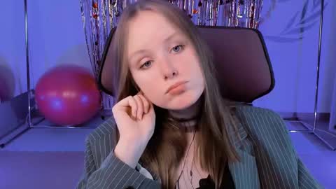 Vivien online show from February 16, 3:16 pm