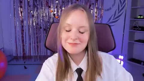 Vivien online show from March 7, 8:22 pm