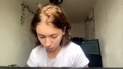 Vivi online show from November 12, 7:20 am