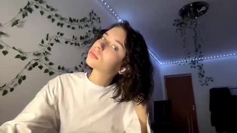 Vivi online show from November 29, 4:10 pm