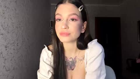 Snapshot of viviennebuiles chatting on October 7, 2:25 pm Alexa online show from October 7, 2:25 pm