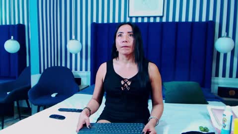 Snapshot of viviennerosette chatting on September 9, 12:59 pm Vivian online show from September 9, 12:59 pm