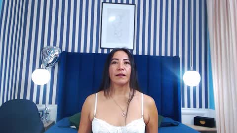 Snapshot of viviennerosette chatting on January 8, 1:13 pm Vivian online show from January 8, 1:13 pm
