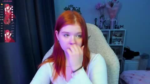 Snapshot of vivy_ chatting on June 6, 10:03 pm chatur babes online show from June 6, 10:03 pm