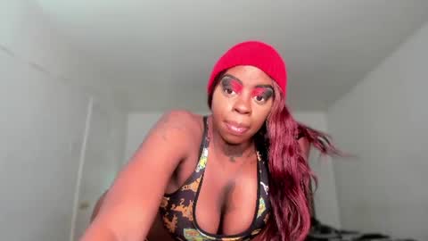 Snapshot of vixen_sasha chatting on July 1, 4:07 pm Sasha Malone online show from July 1, 4:07 pm