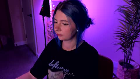 Polly  Online mostly at 9pm-2am UK Time online show from November 30, 6:23 pm