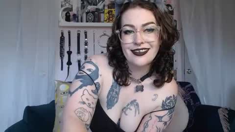 Snapshot of vixinvvitch chatting on June 26, 6:56 pm VIXIN online show from June 26, 6:56 pm