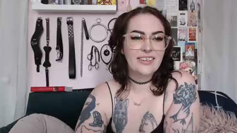 Snapshot of vixinvvitch chatting on July 8, 5:06 pm VIXIN online show from July 8, 5:06 pm