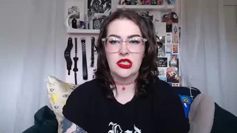 Snapshot of vixinvvitch chatting on July 17, 4:01 pm VIXIN online show from July 17, 4:01 pm