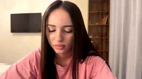 Miss Mia online show from March 16, 2:32 pm