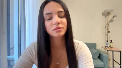 Miss Mia online show from April 10, 11:26 am