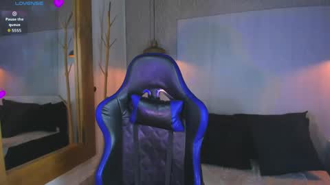 Snapshot of vladhellsing4 chatting on June 7, 4:33 pm Vlad online show from June 7, 4:33 pm