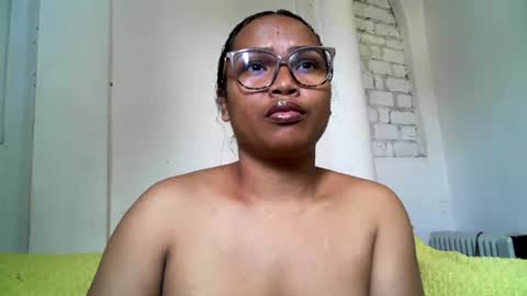 Snapshot of voagelle chatting on January 29, 6:54 am voagelle online show from January 29, 6:54 am