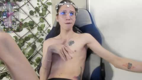 vodkadelulo online show from April 22, 7:04 pm