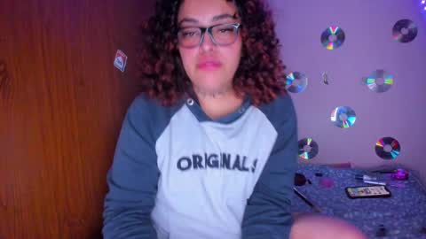 Snapshot of vodkilapurple chatting on December 5, 4:42 am ASHLEY independent model online show from December 5, 4:42 am