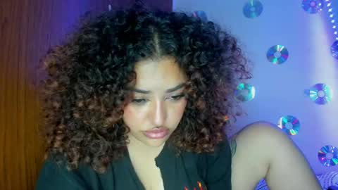 Snapshot of vodkilapurple chatting on December 18, 2:42 am ASHLEY independent model online show from December 18, 2:42 am