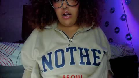 Snapshot of vodkilapurple chatting on December 20, 1:25 am ASHLEY independent model online show from December 20, 1:25 am