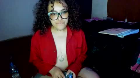 Snapshot of vodkilapurple chatting on February 26, 4:14 am ASHLEY independent model online show from February 26, 4:14 am