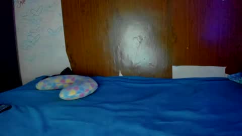 Snapshot of vodkilapurple chatting on March 3, 6:04 am ASHLEY independent model online show from March 3, 6:04 am