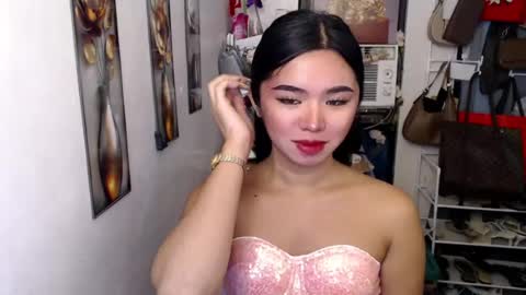 voganmarie online show from July 13, 6:05 am