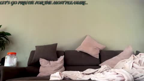 Voiletxx online show from December 17, 6:58 pm