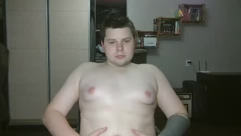 Snapshot of volshebnik_130 chatting on March 3, 9:26 pm Volshebnik1302 online show from March 3, 9:26 pm