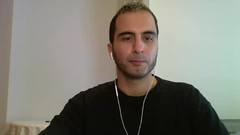 Snapshot of volve5 chatting on April 19, 11:42 am volve5 online show from April 19, 11:42 am