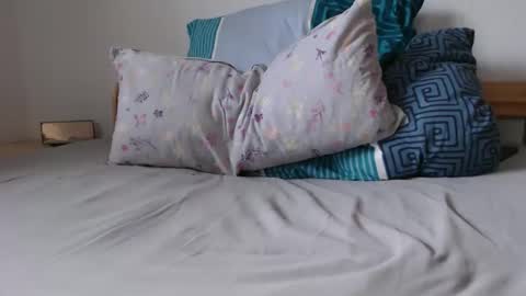 Snapshot of volvic_0904 chatting on March 8, 8:40 am volvic_0904 online show from March 8, 8:40 am