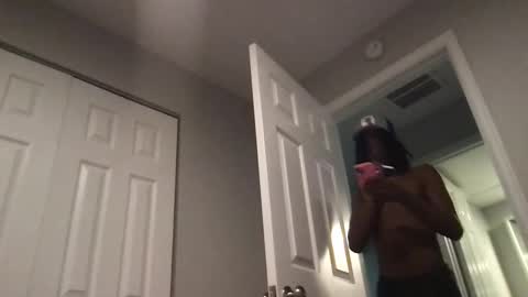 Snapshot of vonnieeb2x chatting on October 17, 5:54 am vonnieeb2x online show from October 17, 5:54 am