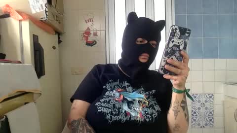 Danny and Ale online show from February 6, 2:53 pm