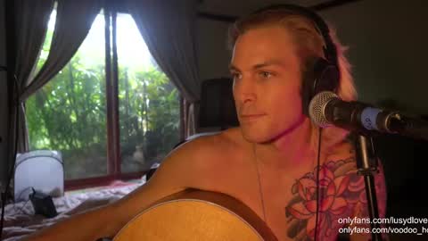 Voodoo and Lucy online show from September 23, 12:35 am