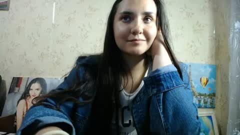 Snapshot of voulezvous_angel chatting on June 2, 6:32 pm voulezvous_angel online show from June 2, 6:32 pm