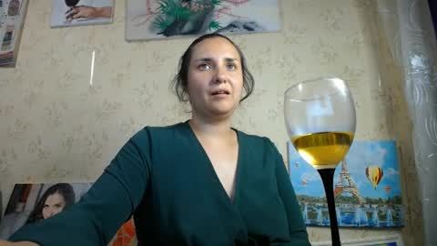 Snapshot of voulezvous_angel chatting on June 5, 6:24 pm voulezvous_angel online show from June 5, 6:24 pm