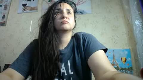 Snapshot of voulezvous_angel chatting on June 14, 7:27 pm voulezvous_angel online show from June 14, 7:27 pm