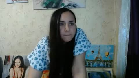 Snapshot of voulezvous_angel chatting on June 19, 7:45 am voulezvous_angel online show from June 19, 7:45 am