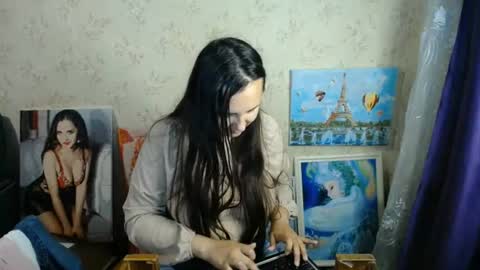 Snapshot of voulezvous_angel chatting on June 22, 5:10 pm voulezvous_angel online show from June 22, 5:10 pm