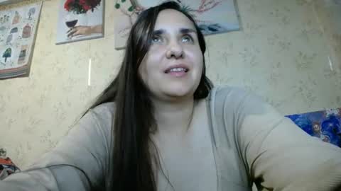 Snapshot of voulezvous_angel chatting on July 6, 3:36 pm voulezvous_angel online show from July 6, 3:36 pm