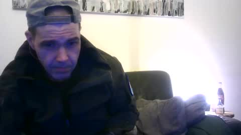 voyeuredeluxe online show from February 20, 11:49 pm