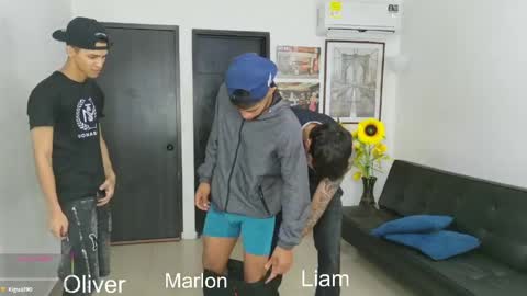 voyeurism_guys online show from April 24, 11:07 pm