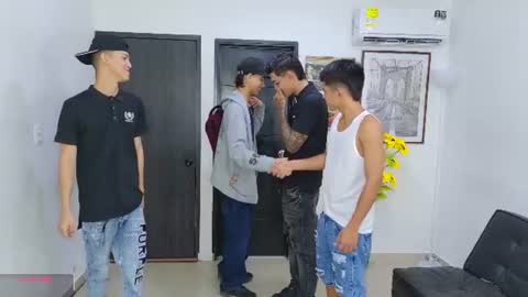 voyeurism_guys online show from June 10, 10:30 pm