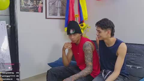 voyeurism_guys online show from June 22, 3:25 am