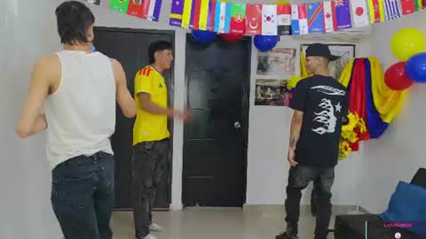 voyeurism_guys online show from June 25, 10:58 pm