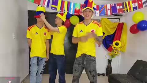 voyeurism_guys online show from June 27, 10:48 pm