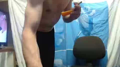 Snapshot of vrouwen_verwenner chatting on May 4, 6:04 pm Mac Miller online show from May 4, 6:04 pm