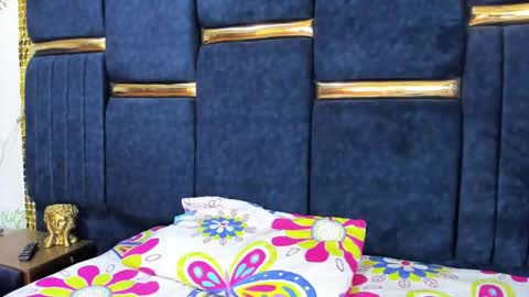 Snapshot of vskayper chatting on December 1, 7:41 pm skay online show from December 1, 7:41 pm