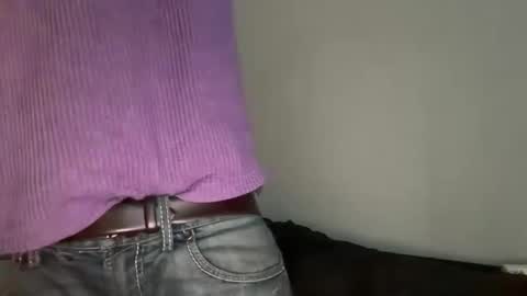 Snapshot of vveejay48826 chatting on May 1, 12:37 am vveejay online show from May 1, 12:37 am