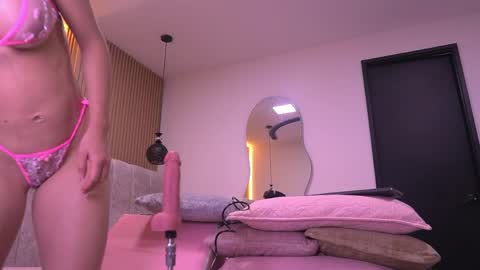 Snapshot of vvioleta_ chatting on May 27, 3:03 am Violeta online show from May 27, 3:03 am