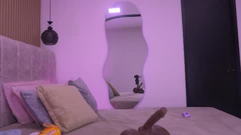 Snapshot of vvioleta_ chatting on June 23, 3:04 am Violeta online show from June 23, 3:04 am