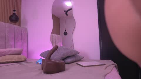 Snapshot of vvioleta_ chatting on July 8, 3:11 am Violeta online show from July 8, 3:11 am