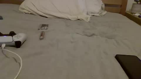 hung boy online show from March 8, 1:28 am